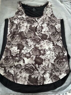 Tuff Athletics Floral Scoop Tank Top - Black/Gray